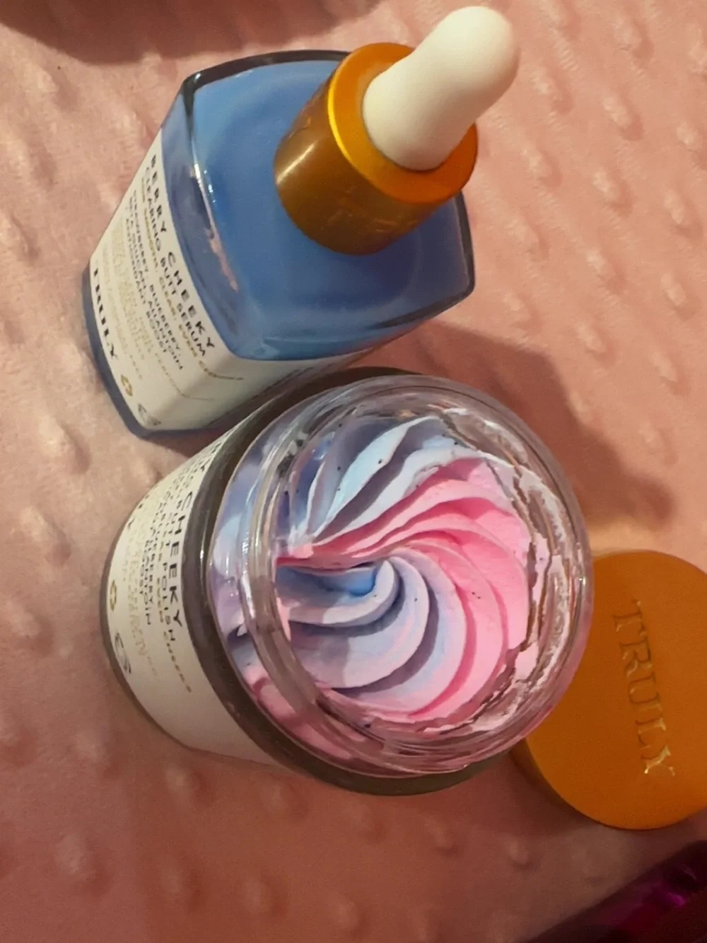 TRULY Berry Cheeky Clearing Butt Polish & Serum - Blue with Gold Lid